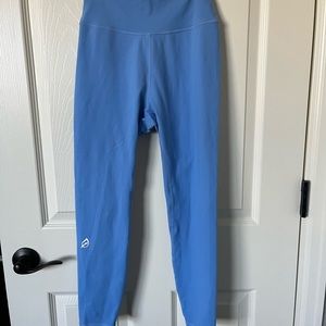 P’tula Alainih II sky blue legging.